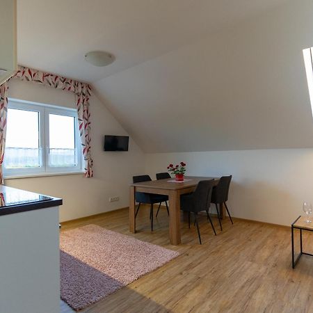Apartmany Kohoutek A Slepicka V Novohradskych Horach Nové Hrady Eksteriør bilde