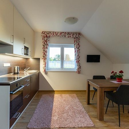 Apartmany Kohoutek A Slepicka V Novohradskych Horach Nové Hrady Eksteriør bilde