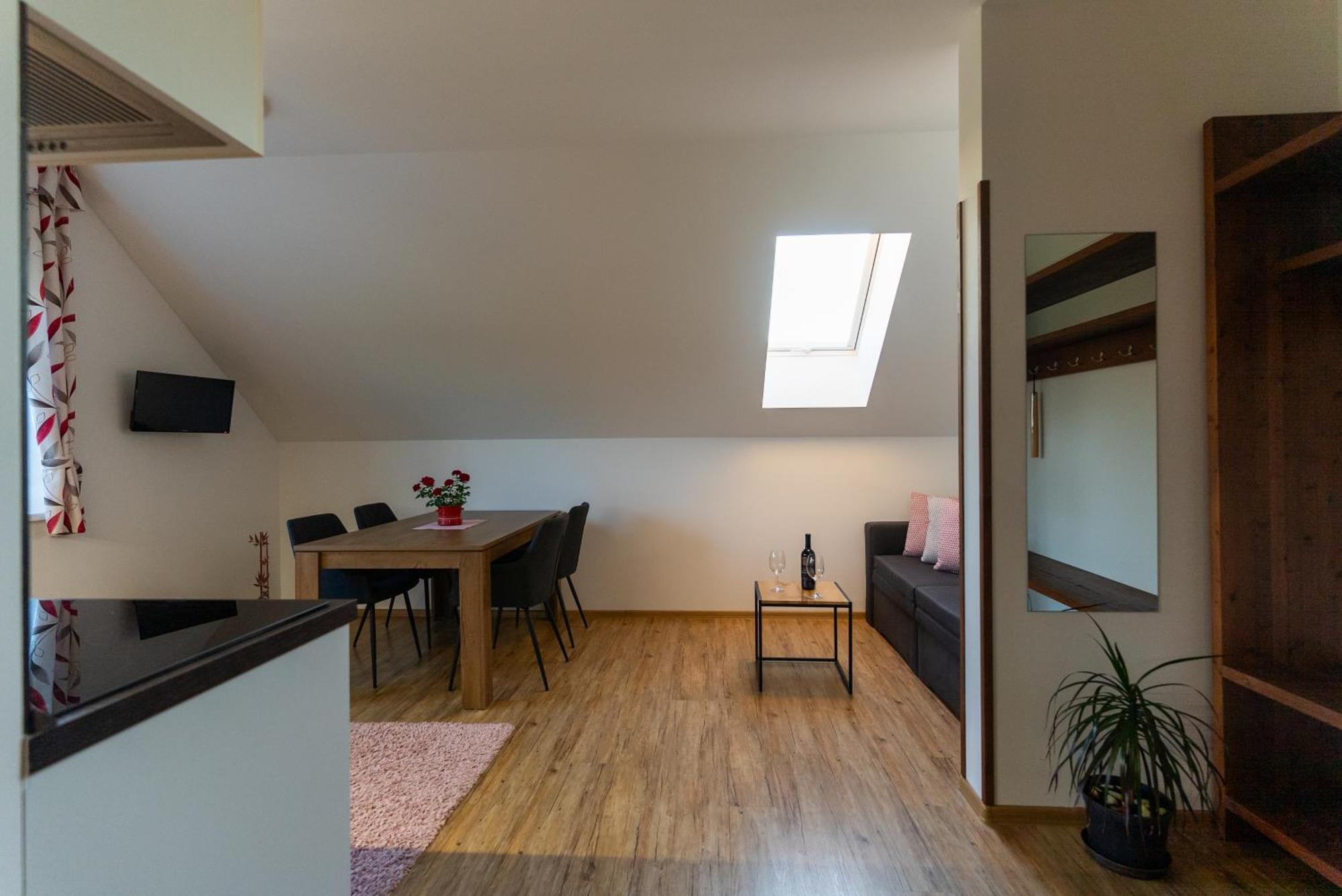 Apartmany Kohoutek A Slepicka V Novohradskych Horach Nové Hrady Eksteriør bilde