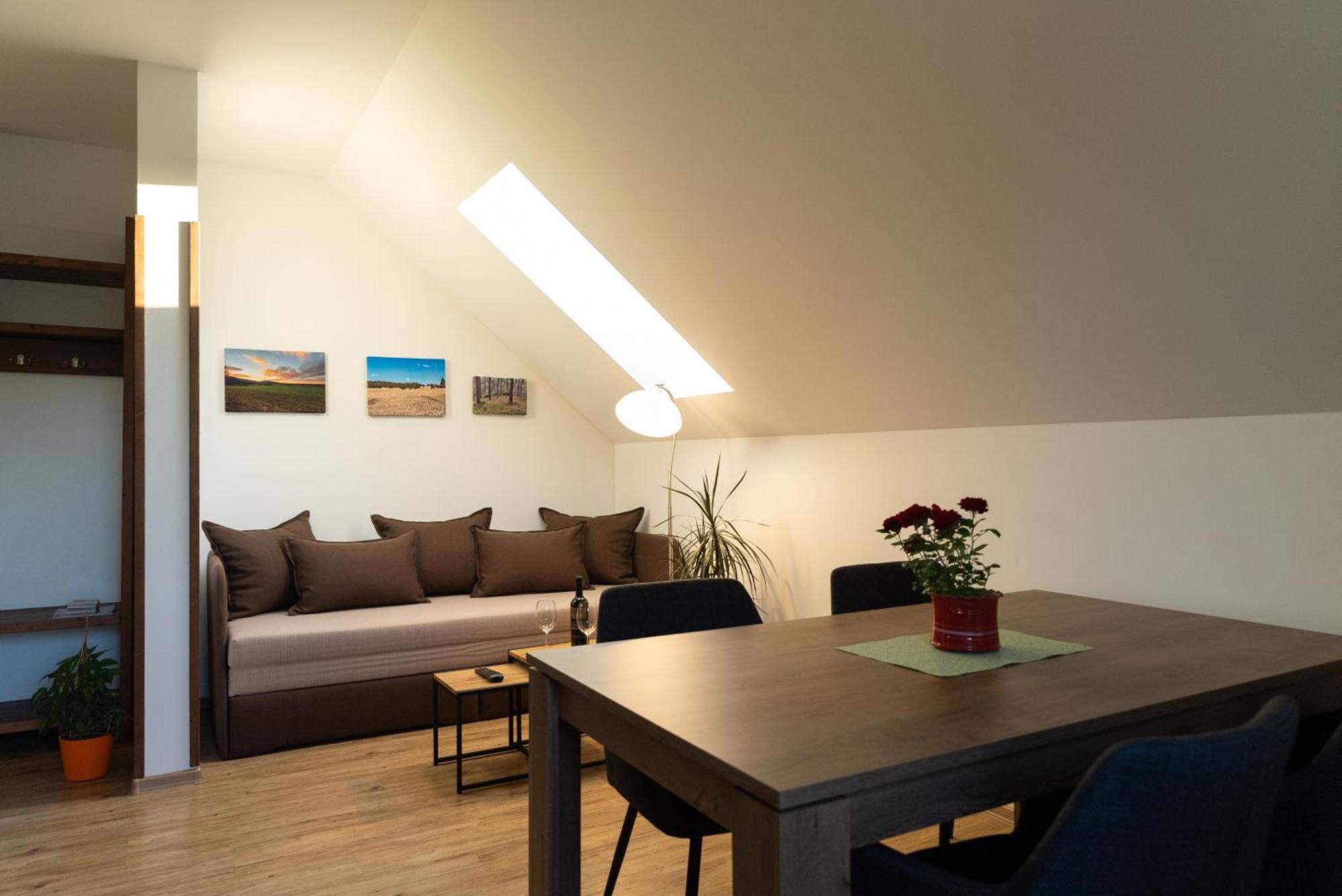 Apartmany Kohoutek A Slepicka V Novohradskych Horach Nové Hrady Eksteriør bilde